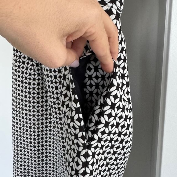 NWT - White House black market sheath dressing B&W pattern - Picture 8 of 9